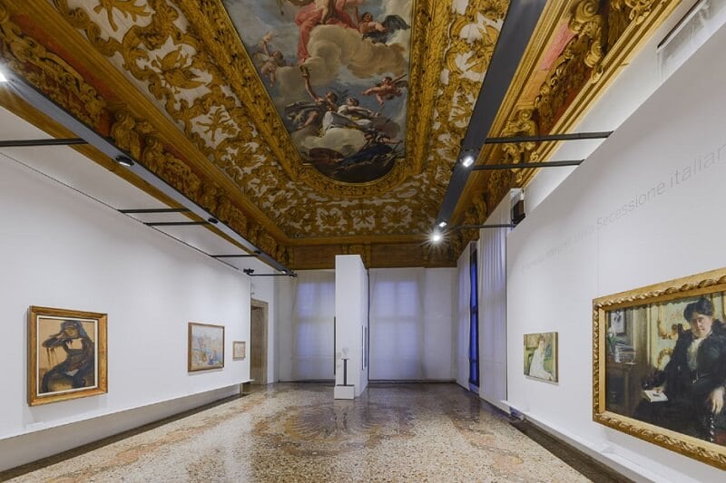 Interior do Palácio Ca' Pesaro Interior do Palácio Ca' Pesaro